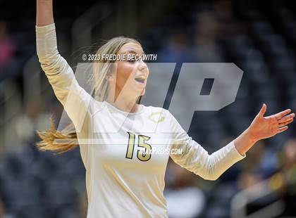 Thumbnail 1 in Crawford vs. Iola (UIL 2A Volleyball Final) photogallery.