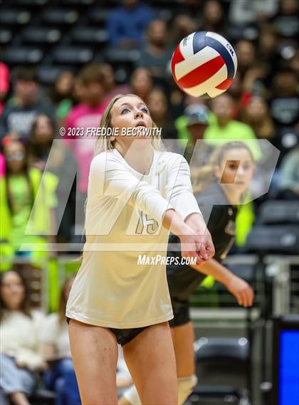 Thumbnail 1 in Crawford vs. Iola (UIL 2A Volleyball Final) photogallery.