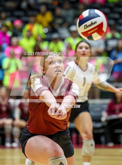 Thumbnail 3 in Crawford vs. Iola (UIL 2A Volleyball Final) photogallery.