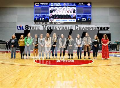 Thumbnail 2 in Crawford vs. Iola (UIL 2A Volleyball Final) photogallery.