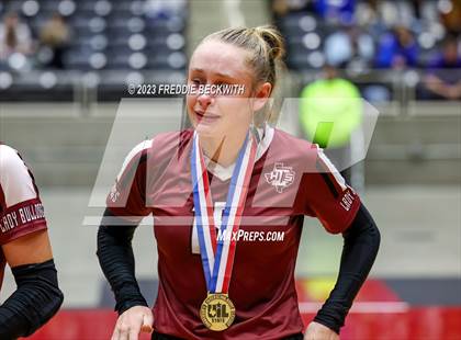 Thumbnail 1 in Crawford vs. Iola (UIL 2A Volleyball Final) photogallery.