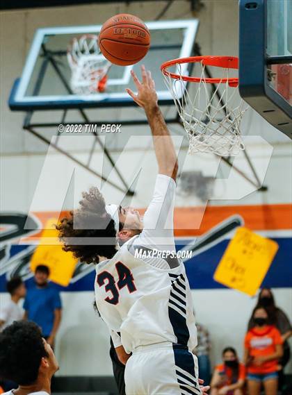 Thumbnail 2 in Tustin @ Cypress photogallery.