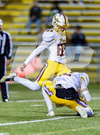 Thumbnail 1 in Collinsville vs. Muenster (UIL Football 2A Region 2 Quarterfinal) photogallery.
