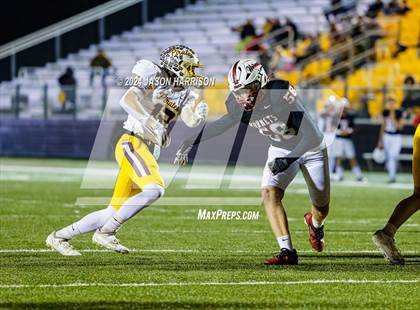 Thumbnail 2 in Collinsville vs. Muenster (UIL Football 2A Region 2 Quarterfinal) photogallery.