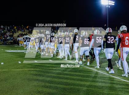 Thumbnail 3 in Collinsville vs. Muenster (UIL Football 2A Region 2 Quarterfinal) photogallery.