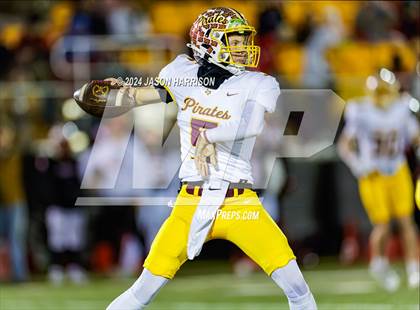 Thumbnail 1 in Collinsville vs. Muenster (UIL Football 2A Region 2 Quarterfinal) photogallery.