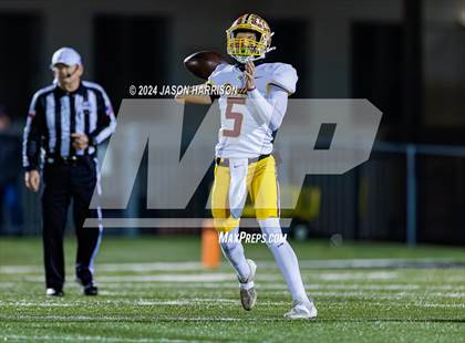 Thumbnail 2 in Collinsville vs. Muenster (UIL Football 2A Region 2 Quarterfinal) photogallery.