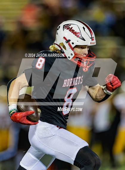 Thumbnail 3 in Collinsville vs. Muenster (UIL Football 2A Region 2 Quarterfinal) photogallery.