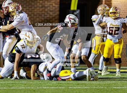 Thumbnail 1 in Collinsville vs. Muenster (UIL Football 2A Region 2 Quarterfinal) photogallery.