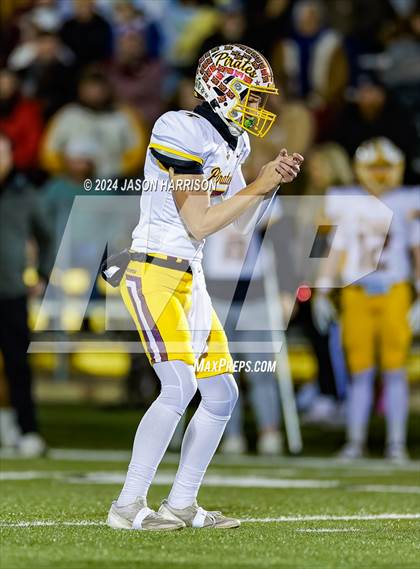 Thumbnail 2 in Collinsville vs. Muenster (UIL Football 2A Region 2 Quarterfinal) photogallery.