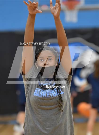 Thumbnail 1 in Apex Friendship @ Panther Creek photogallery.