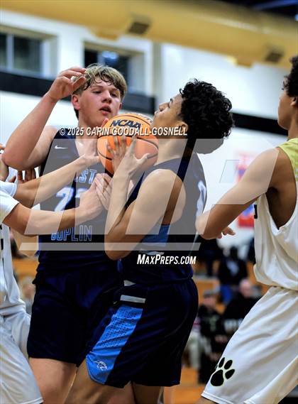 Thumbnail 1 in JV: East Duplin @ Croatan photogallery.