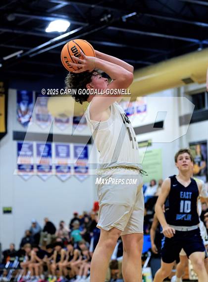 Thumbnail 3 in JV: East Duplin @ Croatan photogallery.