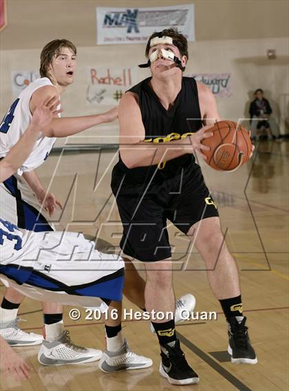 Thumbnail 2 in Carlsbad vs. Capistrano Valley (MaxPreps Holiday Classic) photogallery.