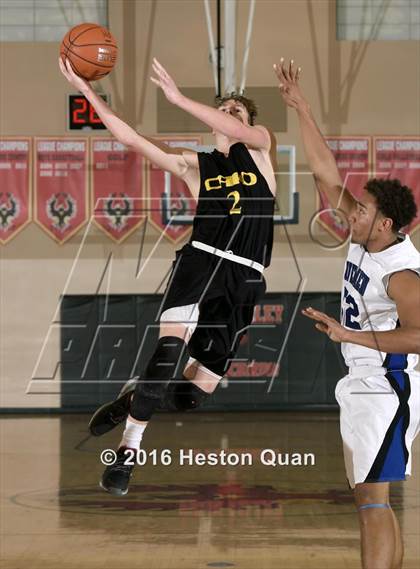 Thumbnail 3 in Carlsbad vs. Capistrano Valley (MaxPreps Holiday Classic) photogallery.