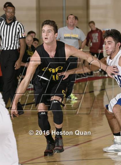Thumbnail 1 in Carlsbad vs. Capistrano Valley (MaxPreps Holiday Classic) photogallery.
