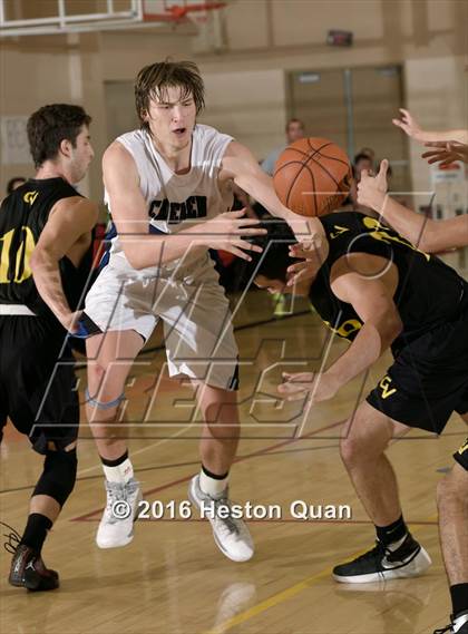 Thumbnail 1 in Carlsbad vs. Capistrano Valley (MaxPreps Holiday Classic) photogallery.