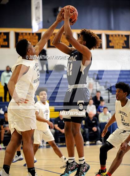 Thumbnail 2 in Woodmere Academy vs. St. Dominic (Empire Invitational) photogallery.