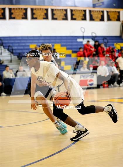 Thumbnail 2 in Woodmere Academy vs. St. Dominic (Empire Invitational) photogallery.