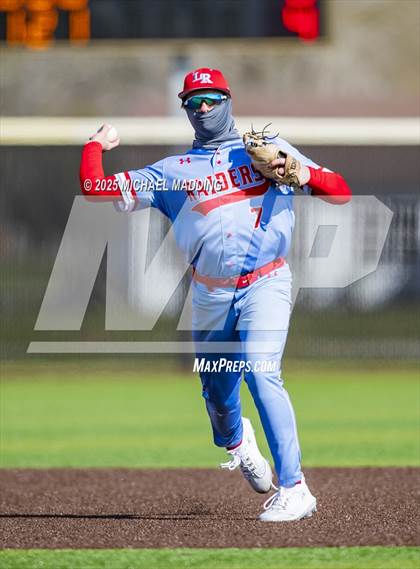 Thumbnail 1 in Lumberton vs. Hardin-Jefferson (Anahuac Tournament) photogallery.