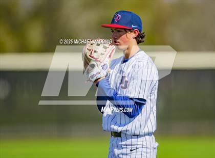 Thumbnail 2 in Lumberton vs. Hardin-Jefferson (Anahuac Tournament) photogallery.