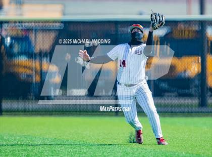 Thumbnail 2 in Lumberton vs. Hardin-Jefferson (Anahuac Tournament) photogallery.