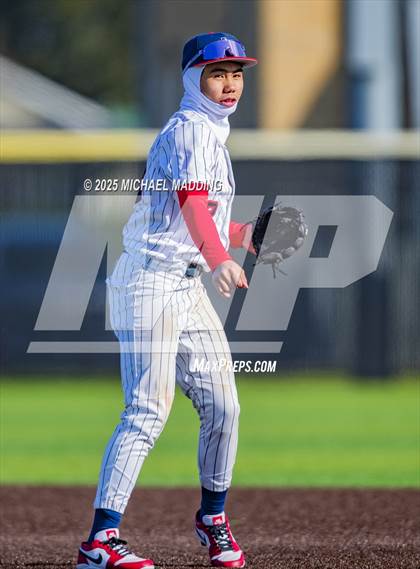 Thumbnail 3 in Lumberton vs. Hardin-Jefferson (Anahuac Tournament) photogallery.