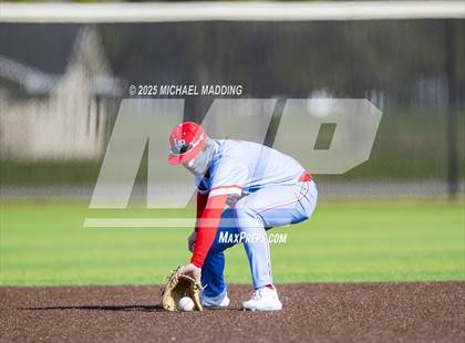 Thumbnail 1 in Lumberton vs. Hardin-Jefferson (Anahuac Tournament) photogallery.