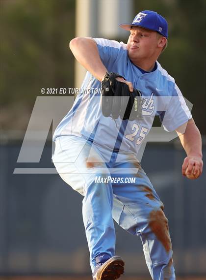 Thumbnail 1 in Etowah @ River Ridge photogallery.