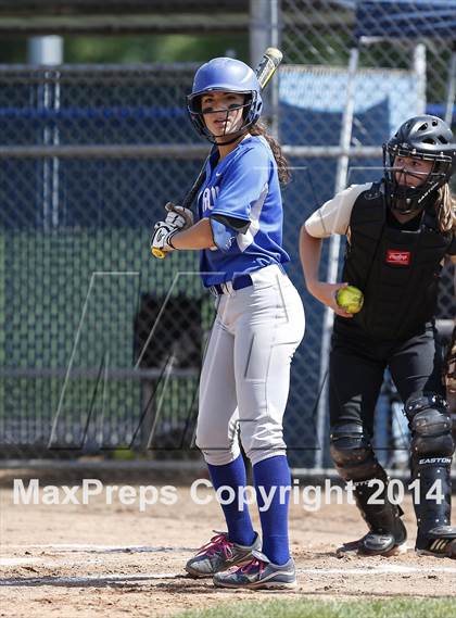Thumbnail 2 in Old Saybrook vs. Thomaston (CIAC Class S Final) photogallery.