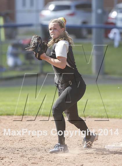 Thumbnail 1 in Old Saybrook vs. Thomaston (CIAC Class S Final) photogallery.