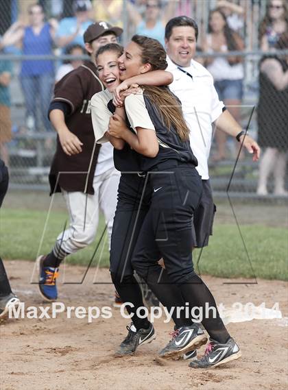 Thumbnail 2 in Old Saybrook vs. Thomaston (CIAC Class S Final) photogallery.