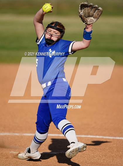 Thumbnail 1 in Alvarado vs Krum photogallery.