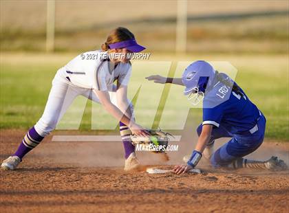 Thumbnail 3 in Alvarado vs Krum photogallery.