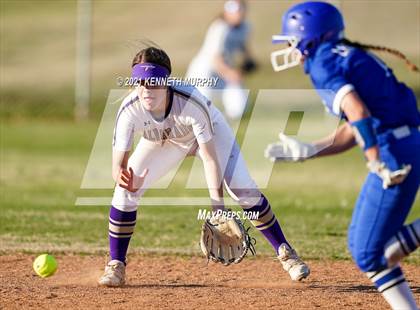 Thumbnail 1 in Alvarado vs Krum photogallery.