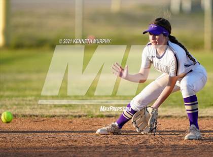 Thumbnail 2 in Alvarado vs Krum photogallery.
