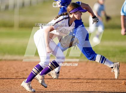 Thumbnail 3 in Alvarado vs Krum photogallery.