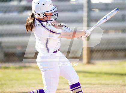 Thumbnail 2 in Alvarado vs Krum photogallery.