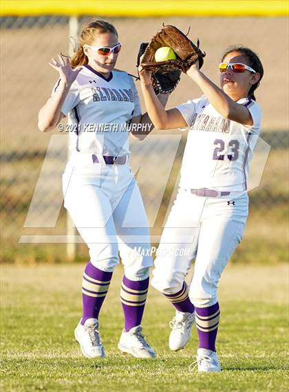 Thumbnail 2 in Alvarado vs Krum photogallery.