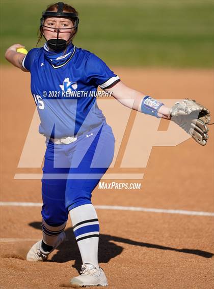 Thumbnail 3 in Alvarado vs Krum photogallery.