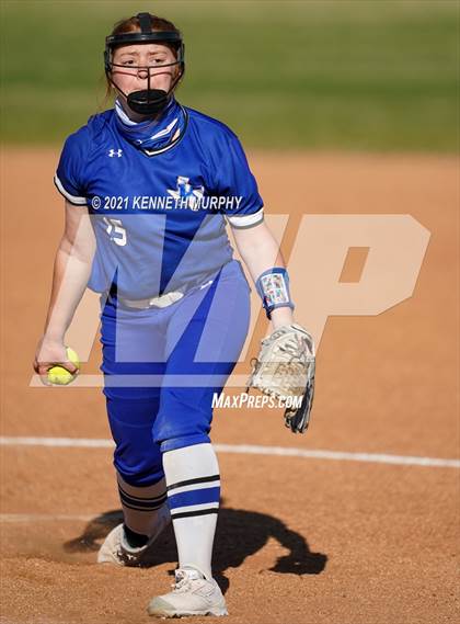 Thumbnail 1 in Alvarado vs Krum photogallery.