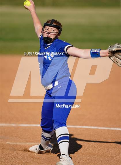 Thumbnail 2 in Alvarado vs Krum photogallery.