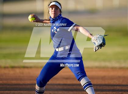 Thumbnail 2 in Alvarado vs Krum photogallery.