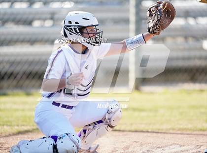 Thumbnail 2 in Alvarado vs Krum photogallery.