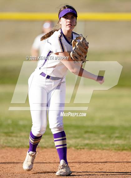 Thumbnail 1 in Alvarado vs Krum photogallery.