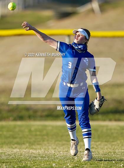 Thumbnail 1 in Alvarado vs Krum photogallery.