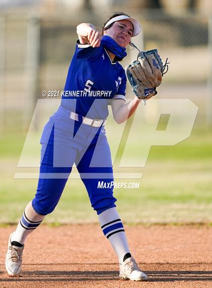 Thumbnail 1 in Alvarado vs Krum photogallery.