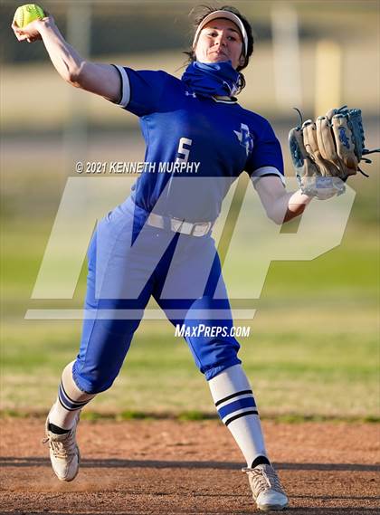 Thumbnail 3 in Alvarado vs Krum photogallery.