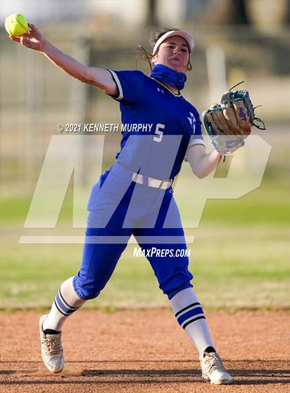 Thumbnail 3 in Alvarado vs Krum photogallery.