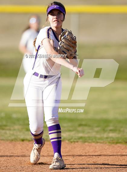 Thumbnail 2 in Alvarado vs Krum photogallery.